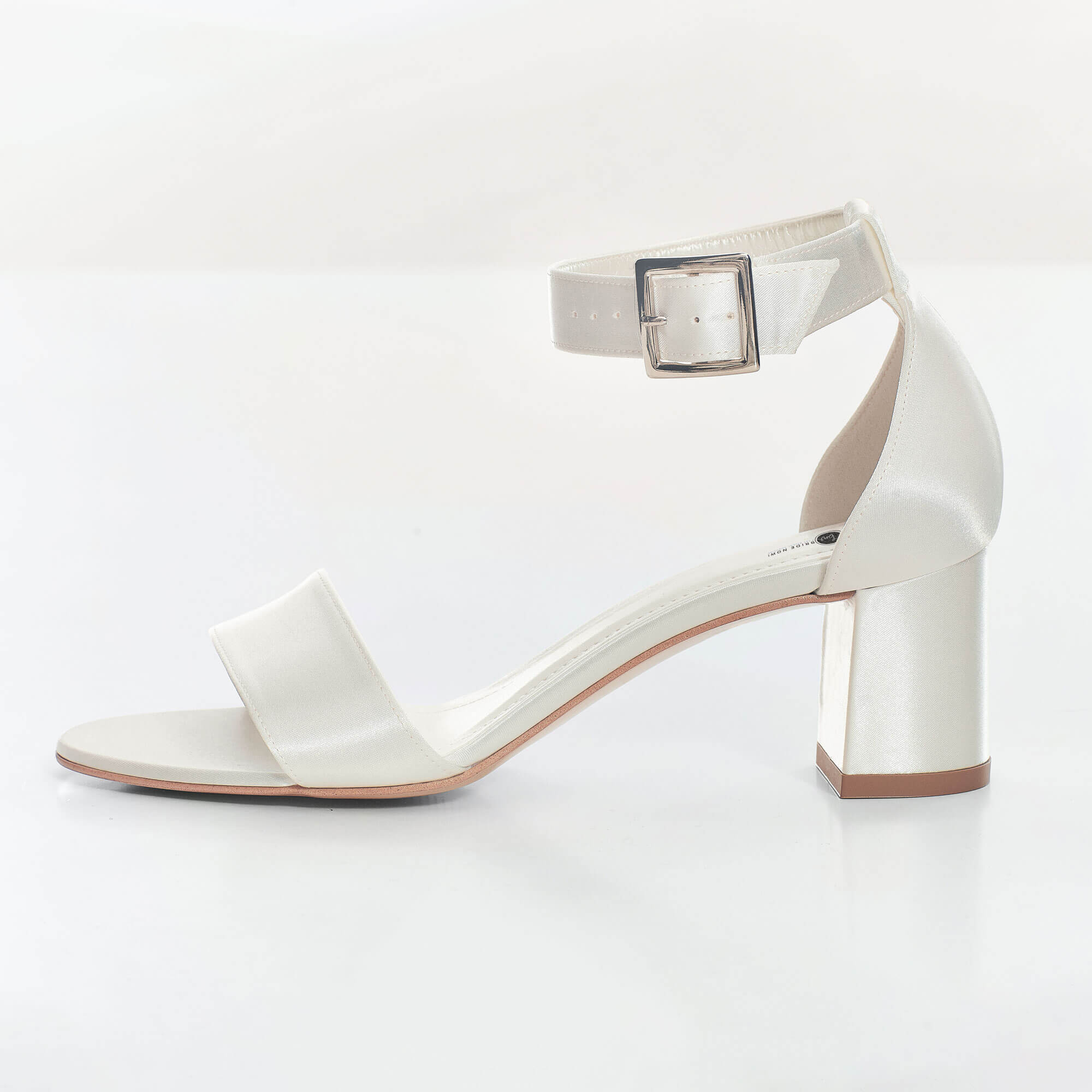 Zehenfreie Satin-BrautSandaletten mit 6 cm Blockabsatz
