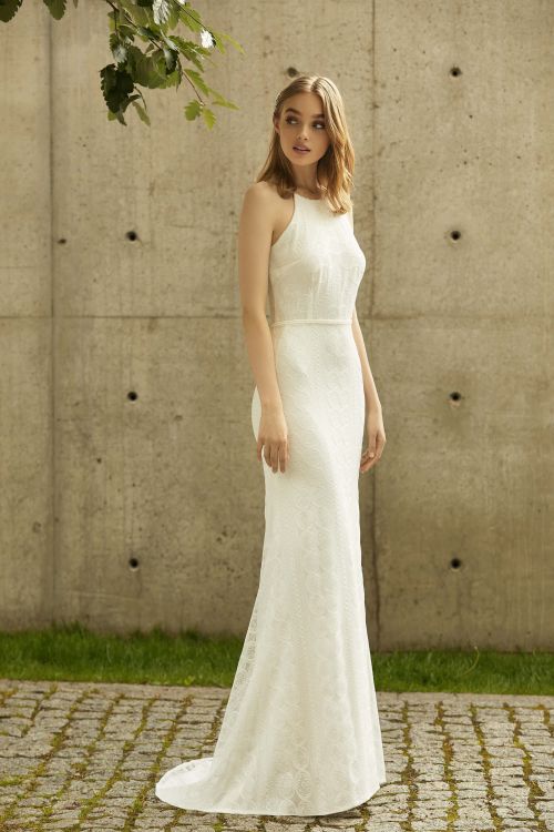 Hochgeschlossenes Spitzenkleid in A - Linie