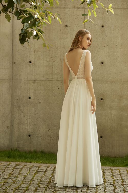 Brautkleid in A - Linie und V-Ausschnitt aus Spitze und Ciffon