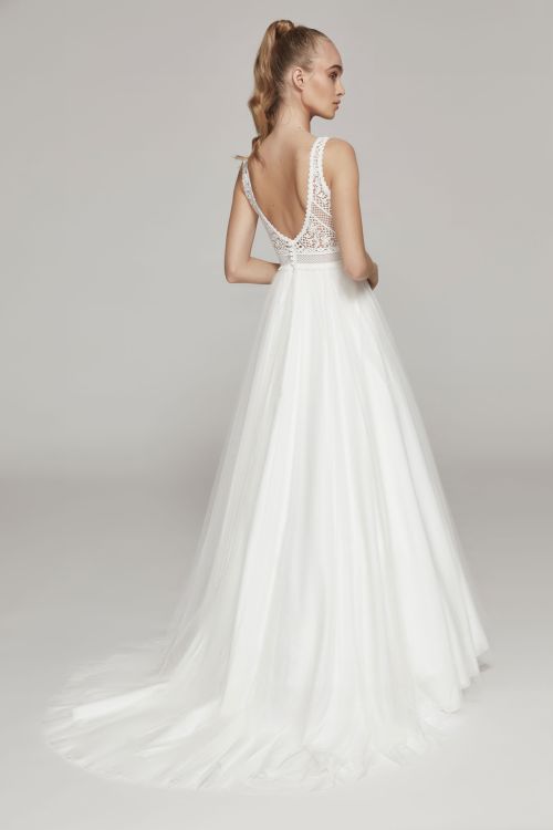 A-line wedding dress made of lace & tulle