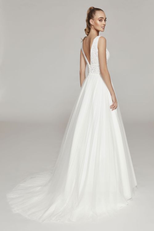 A-line dress made of lace & tulle