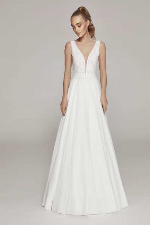 A-line bridal dress made of high quality chiffon
