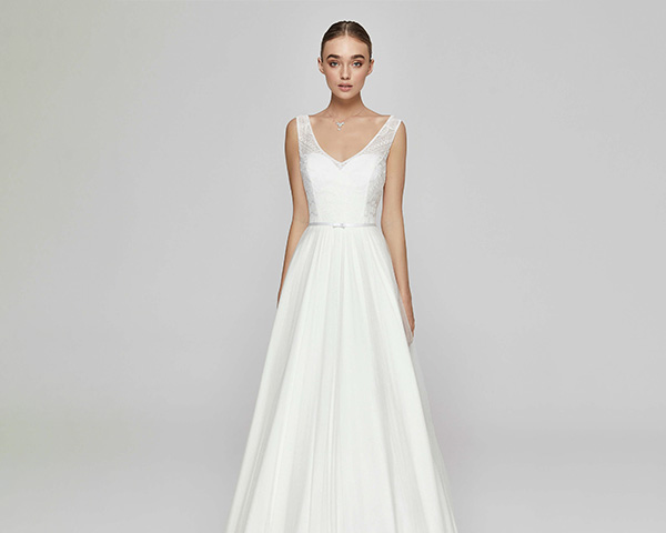 Designing Dreams: The Craftsmanship Behind A-Line Sweetheart Neck Lace & Chiffon Bridal Dresses